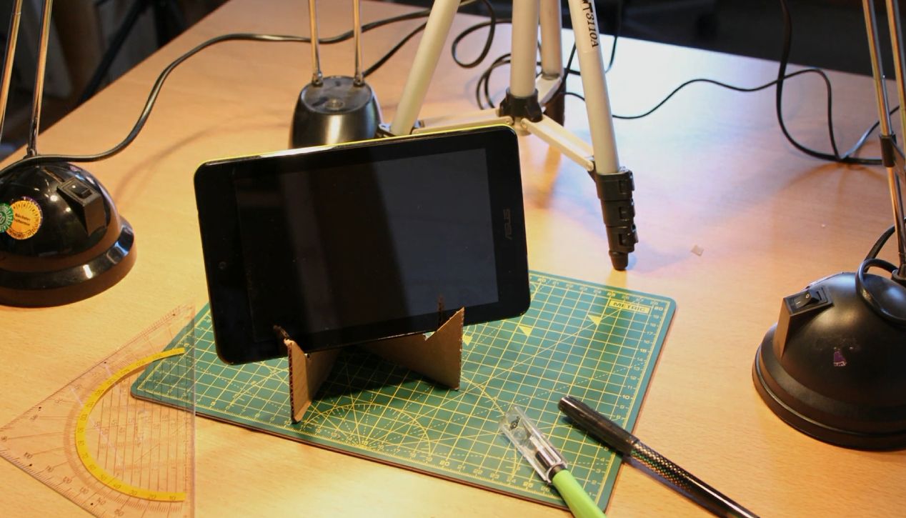 Vorschaubild – DIY: Ein Tablet oder Smartphone Ständer